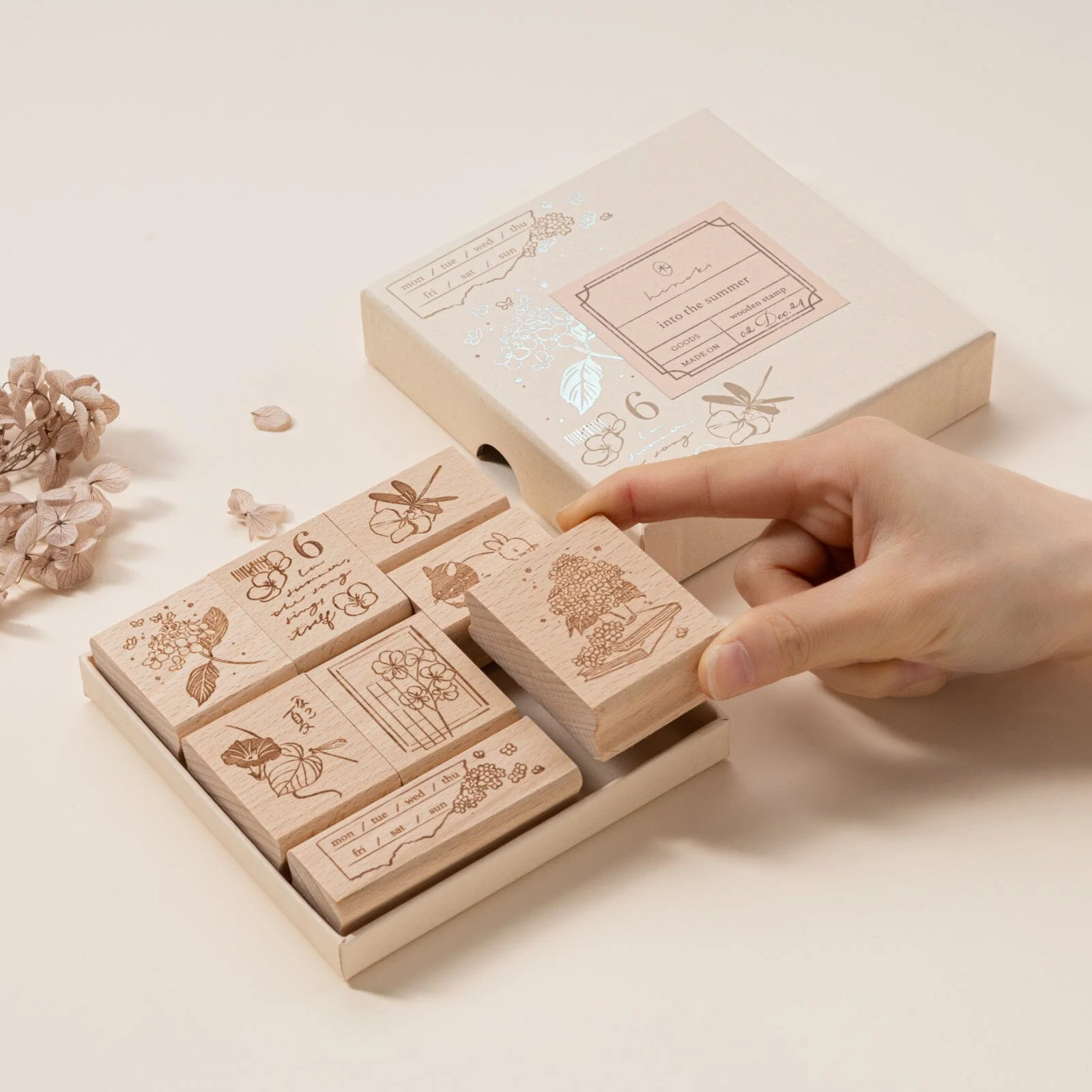 Hinoki - ‘Into the Summer’ Engraved Wooden Stamp Set - Image 11